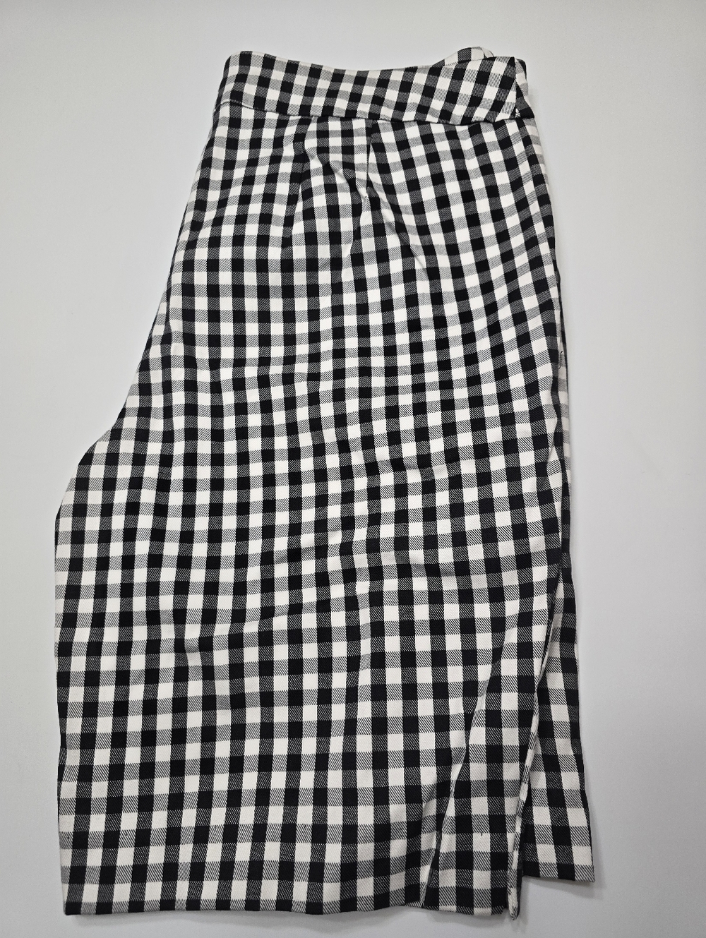 Time and Tru Black and White Gingham Shorts Size  8/10